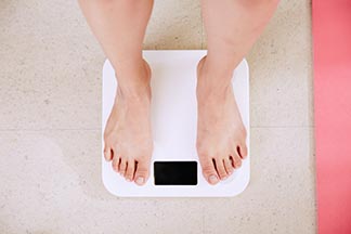 Похудение для женщин: сколько калорий в день можно потратить безопасно - изображение
