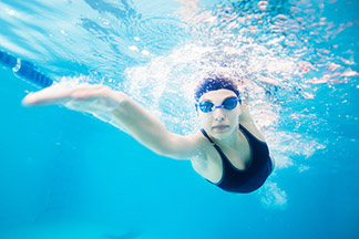 Как пловцу тренировать силу и выносливость - изображение