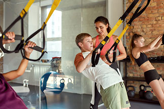 Фитнес для старших школьников: чем заняться подростку в тренажёрном зале - изображение
