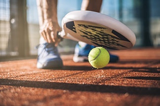 Уроки падел тенниса: как выбрать хорошую школу - изображение
